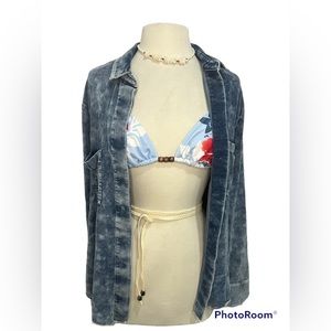 Cloth & Stone distressed coverup button up top size large